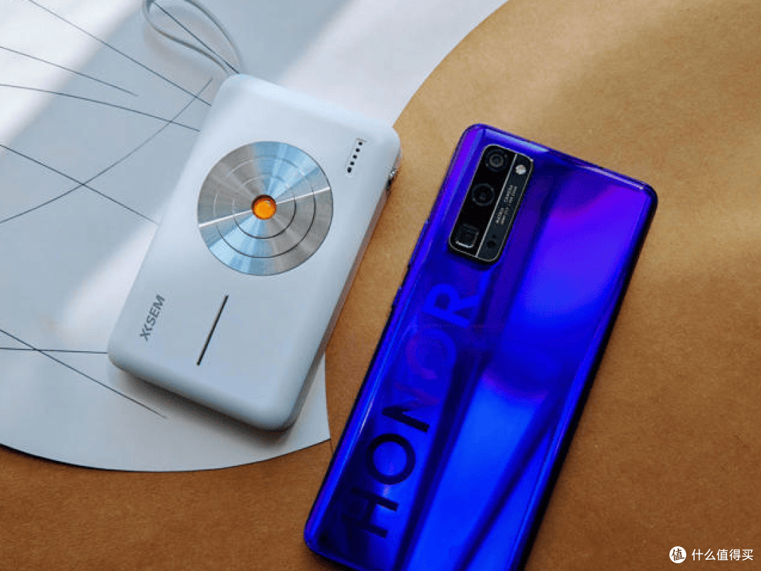 无线充电宝哪个比较好？哪些充电宝牌子比较值得入手？充电宝排名