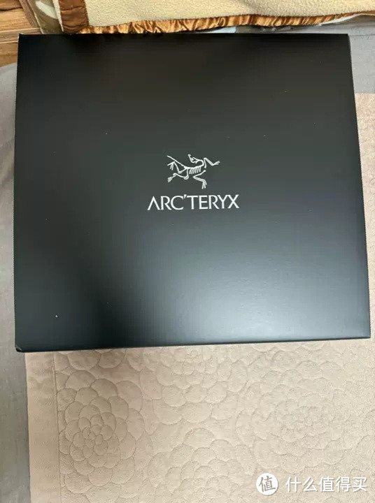 ARC'TERYX始祖鸟KADIN JACKET防风男子软壳夹克，作为户外运动的顶级装备，一直以来都备受推崇。