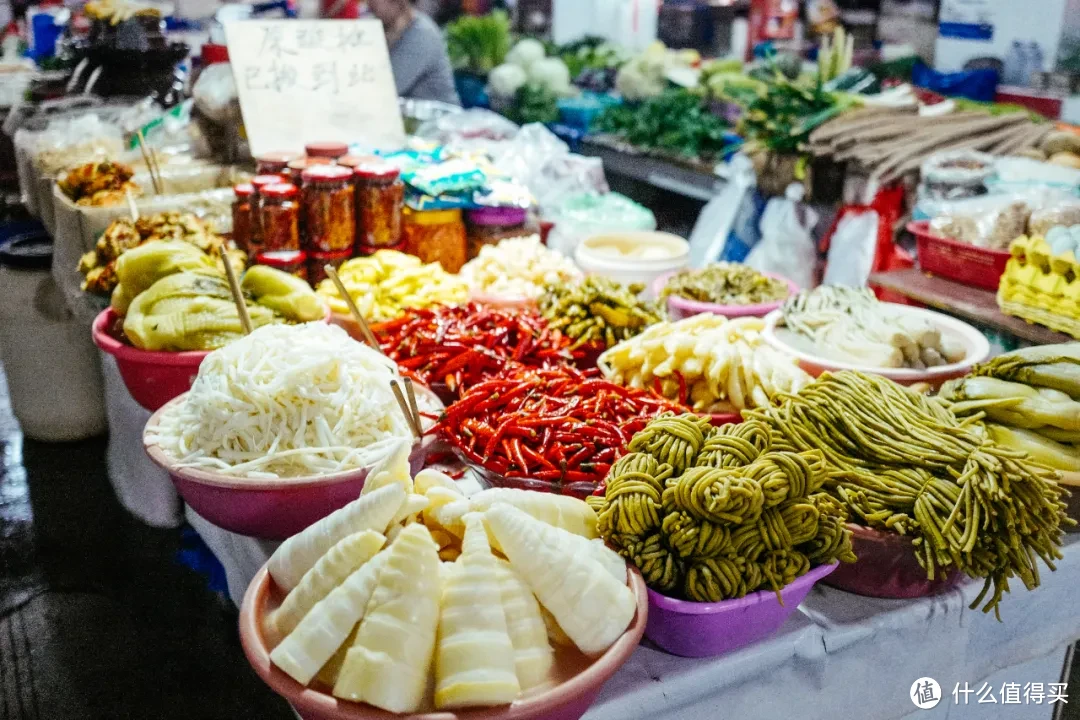 好吃到扶墙走，这个市场也太好逛了吧！