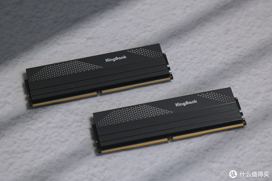 更快更强更稳定，金百达DDR5星刃内存条全面升级