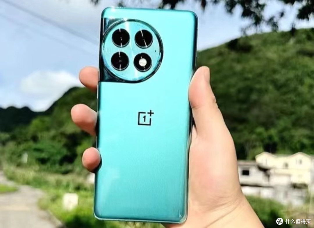 oppo拒绝高价低配:16gb 512gb版跌至2299元,5000mah 120hz屏