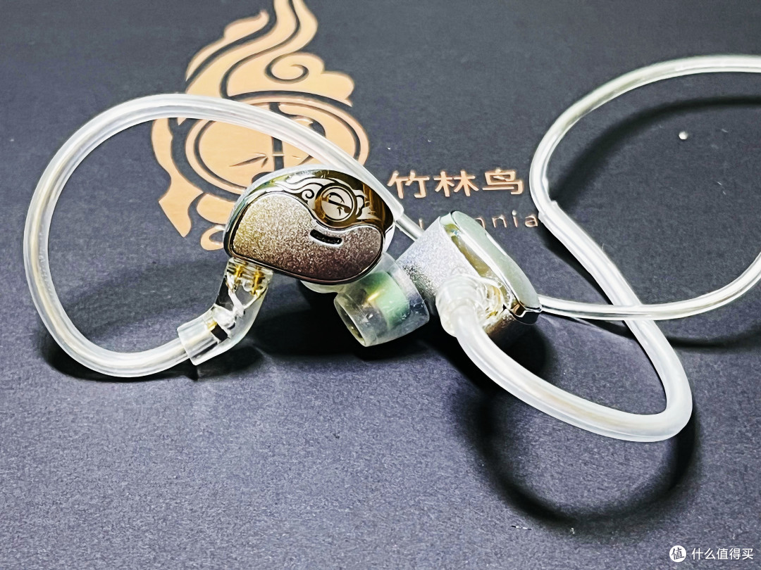 青鸾歌舞,铢衣摇曳,原来耳机也可以是件艺术品