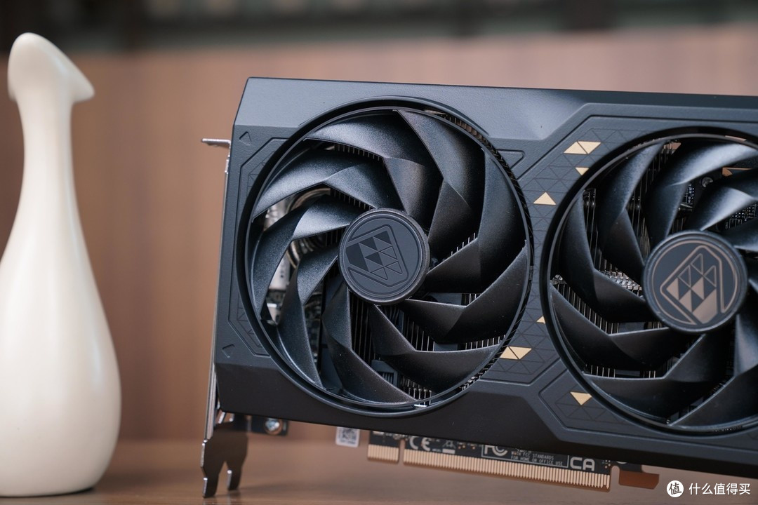 游戏玩家福音蓝宝石rx6750gre黑钻显卡评测