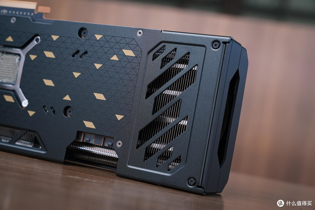 游戏玩家福音蓝宝石rx6750gre黑钻显卡评测