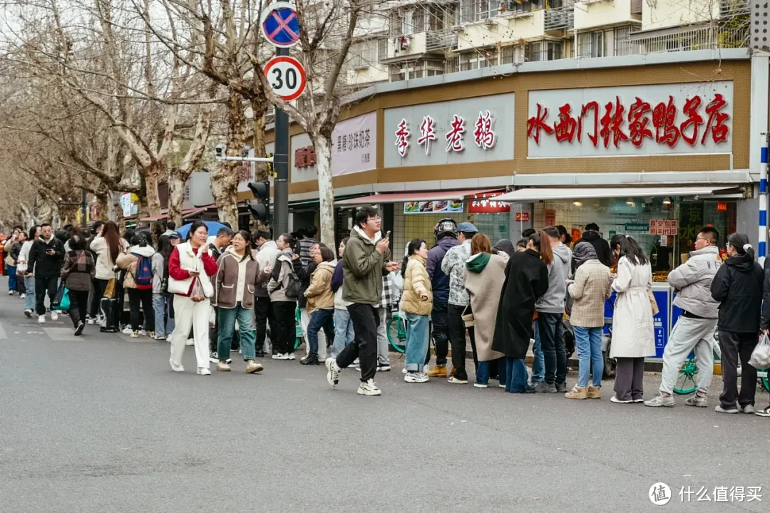 人均30+！在这条美食街吃到扶墙走！