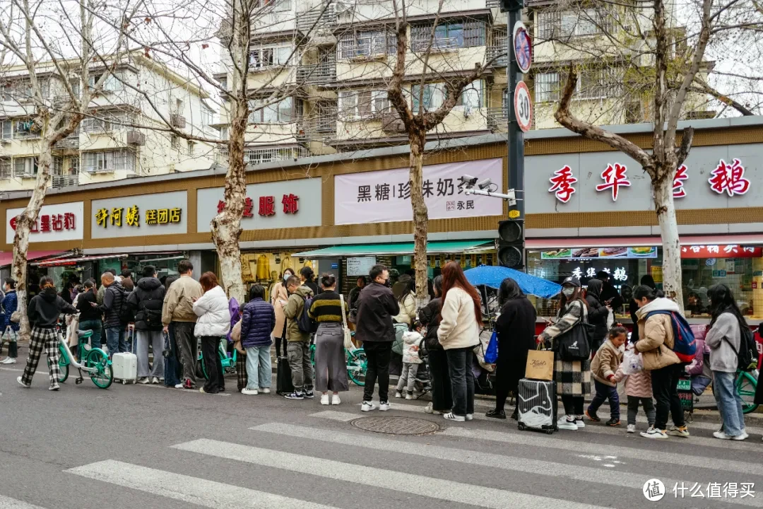 人均30+！在这条美食街吃到扶墙走！