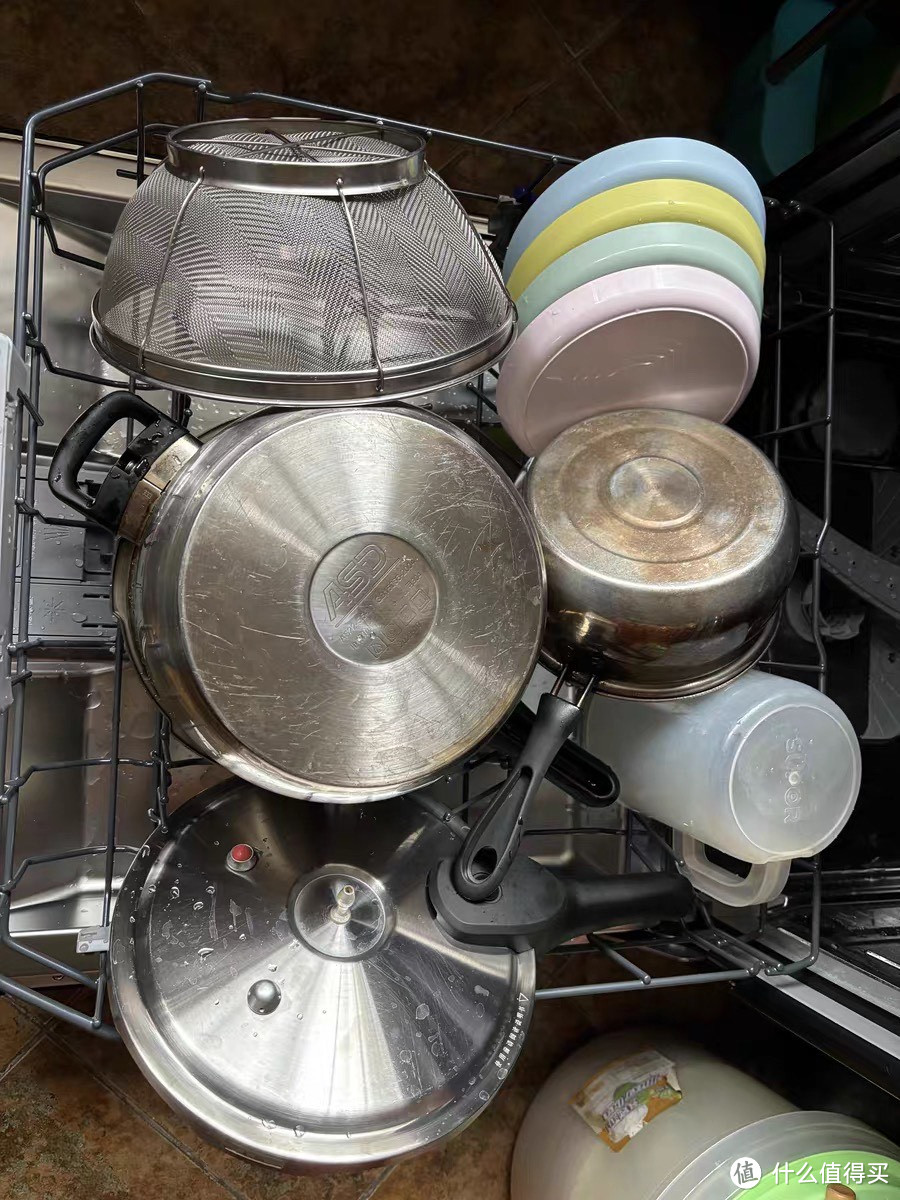 《西门子洗碗机：厨房清洁的卓越助手》
