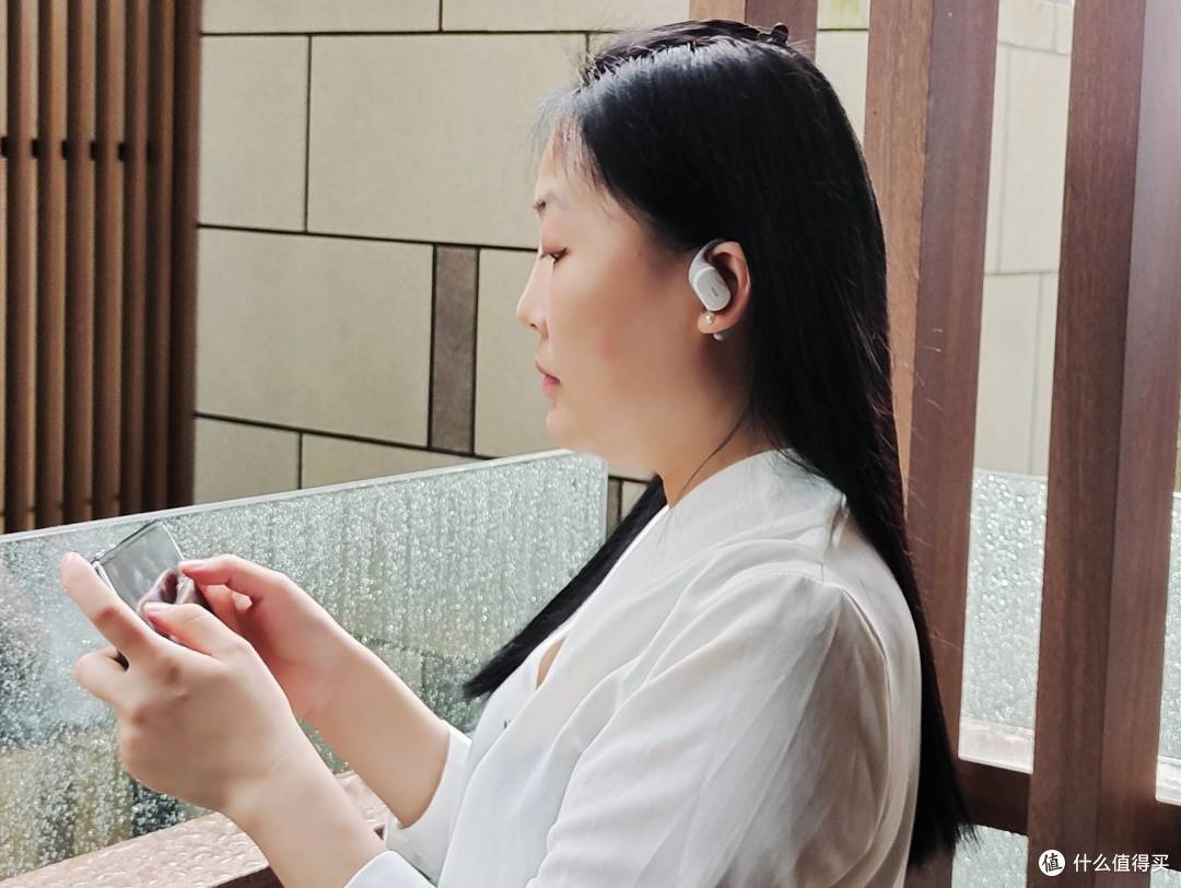 虹觅开放式蓝牙耳机,轻松挂耳无压力,音乐环线随身行