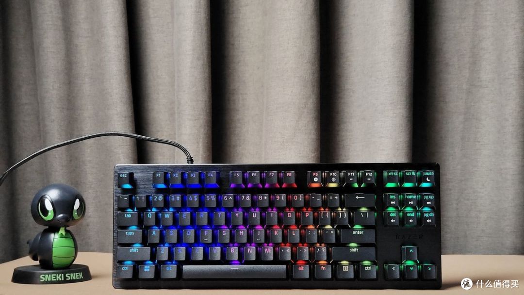 光轴超快触发 酷炫灯效 - 雷蛇猎魂光蛛 v3 x竞技版机械键盘首发评测