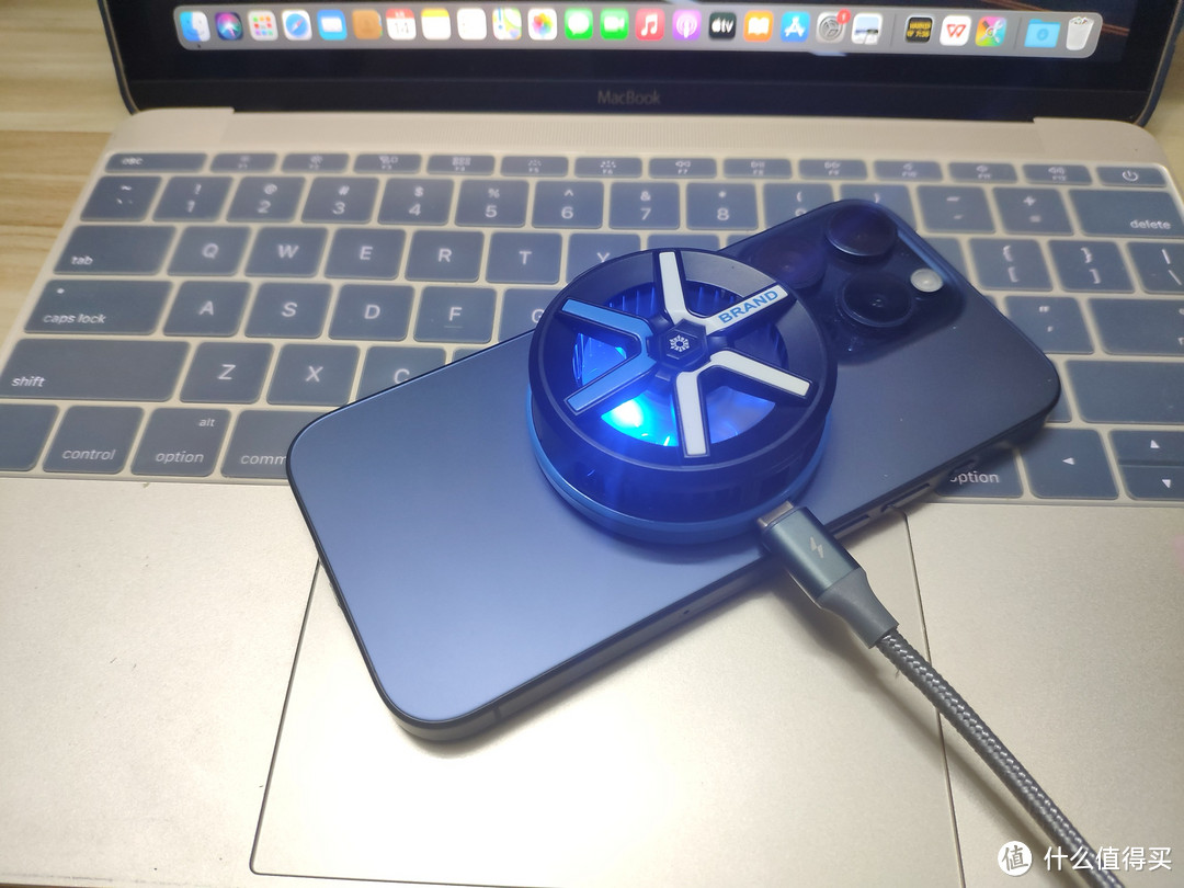 iPhone发热有救了？半导体，磁吸涡轮散热器，闭眼入～