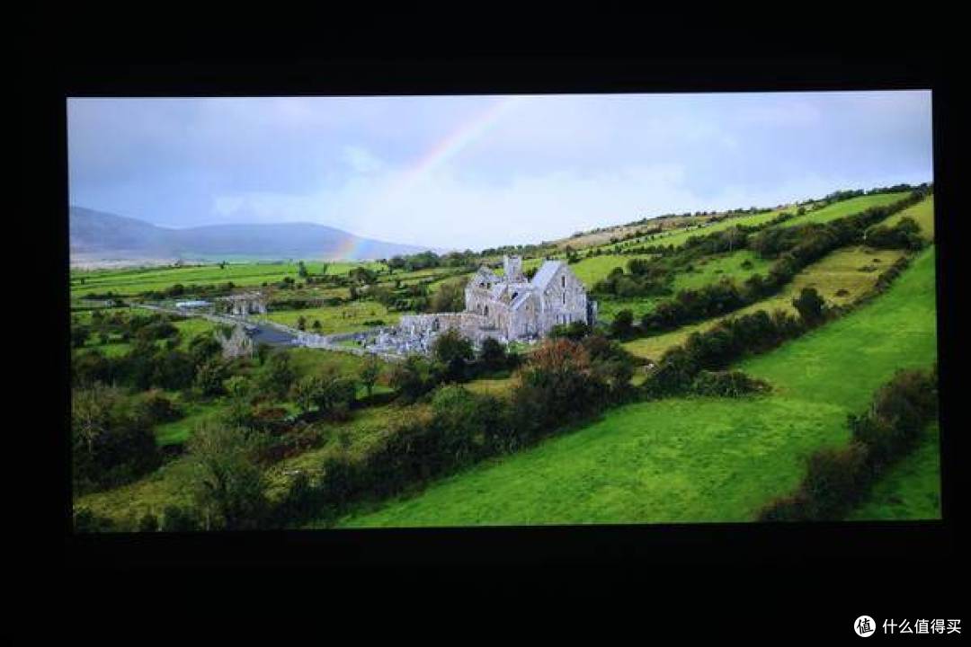 618投影仪亮度排行榜,卧室投影当贝d6x pro一骑绝尘