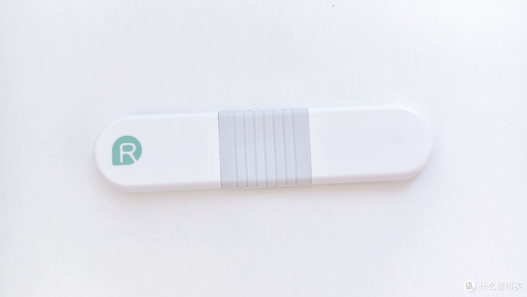 给父亲的关爱,更靠谱就选乐普心安宝ER1记录仪!全程24小时佩戴检测ECG,AI分析实时查看!