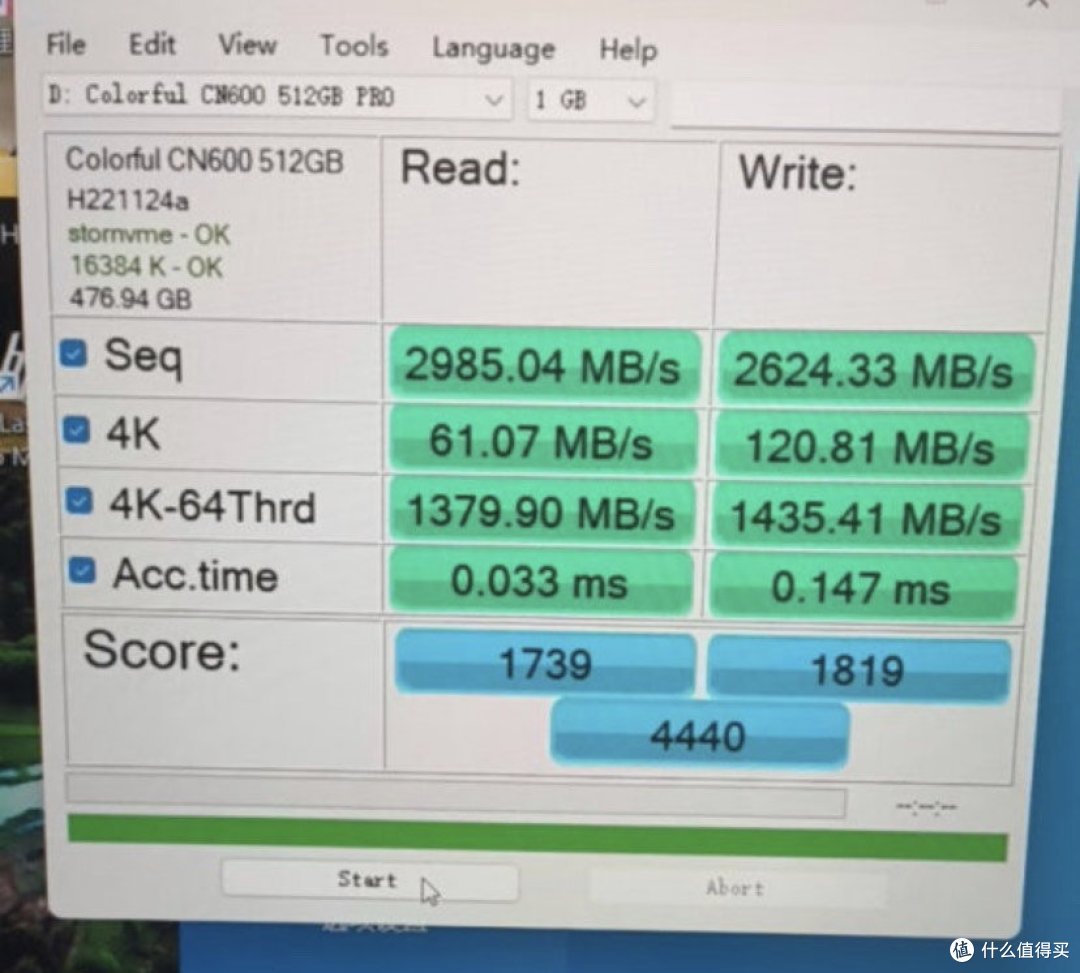 速度来说挺快的,读将近3000mb/s,写也达到了2600mb/s,总体跑分成绩也