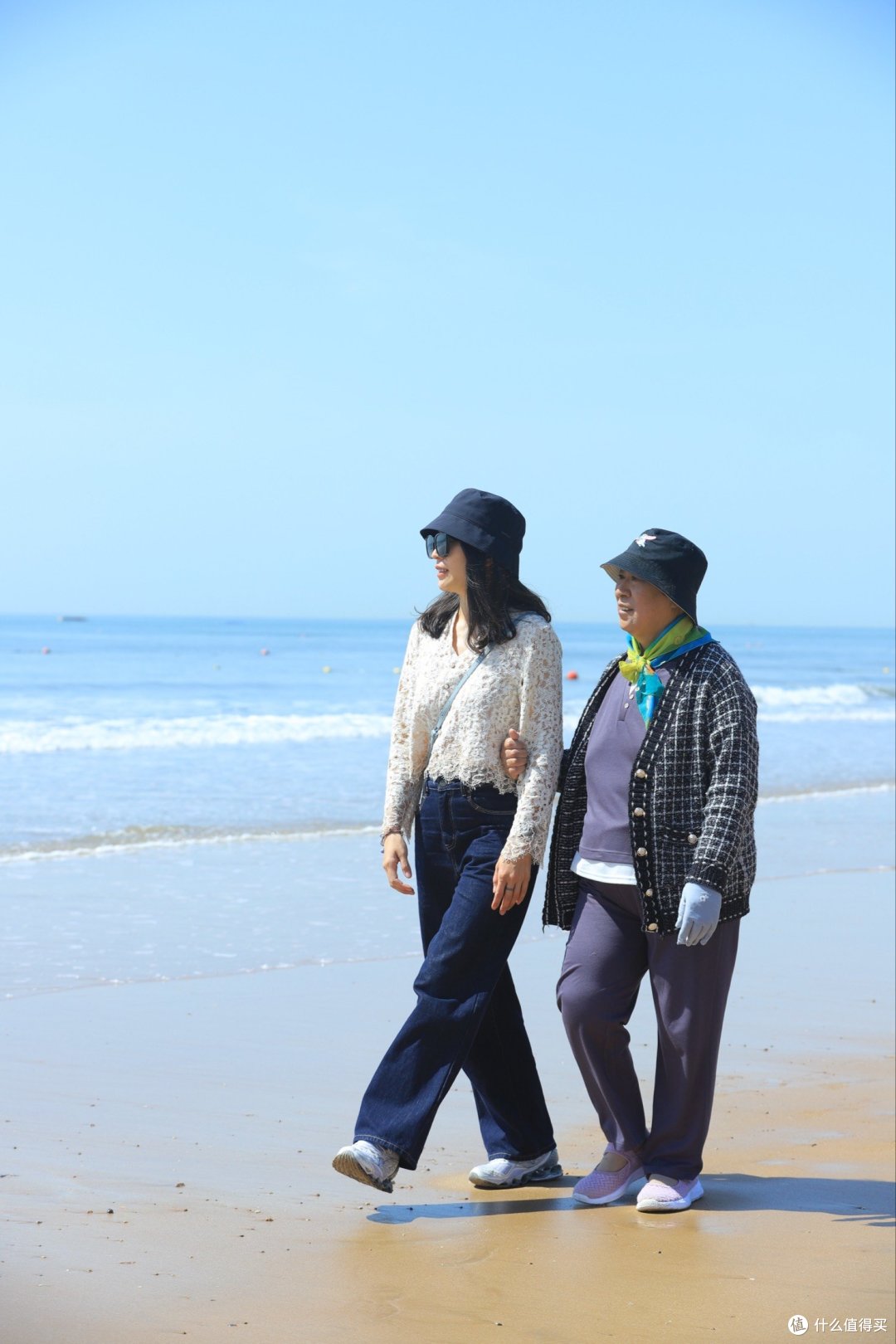 5件衣服1双鞋3套穿搭——不费力的海边出行之旅