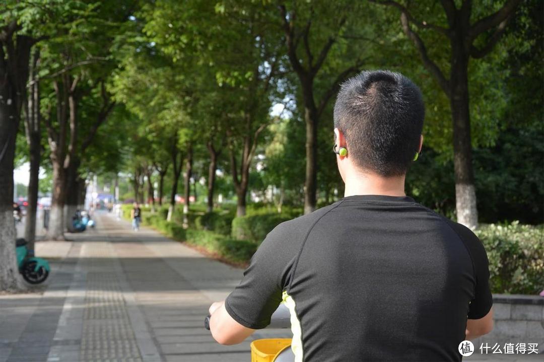 运动装备选购指南| 专业骨传导运动耳机骨聆“小飞豆”深度体验，每周跑步25公里，分享使用心得