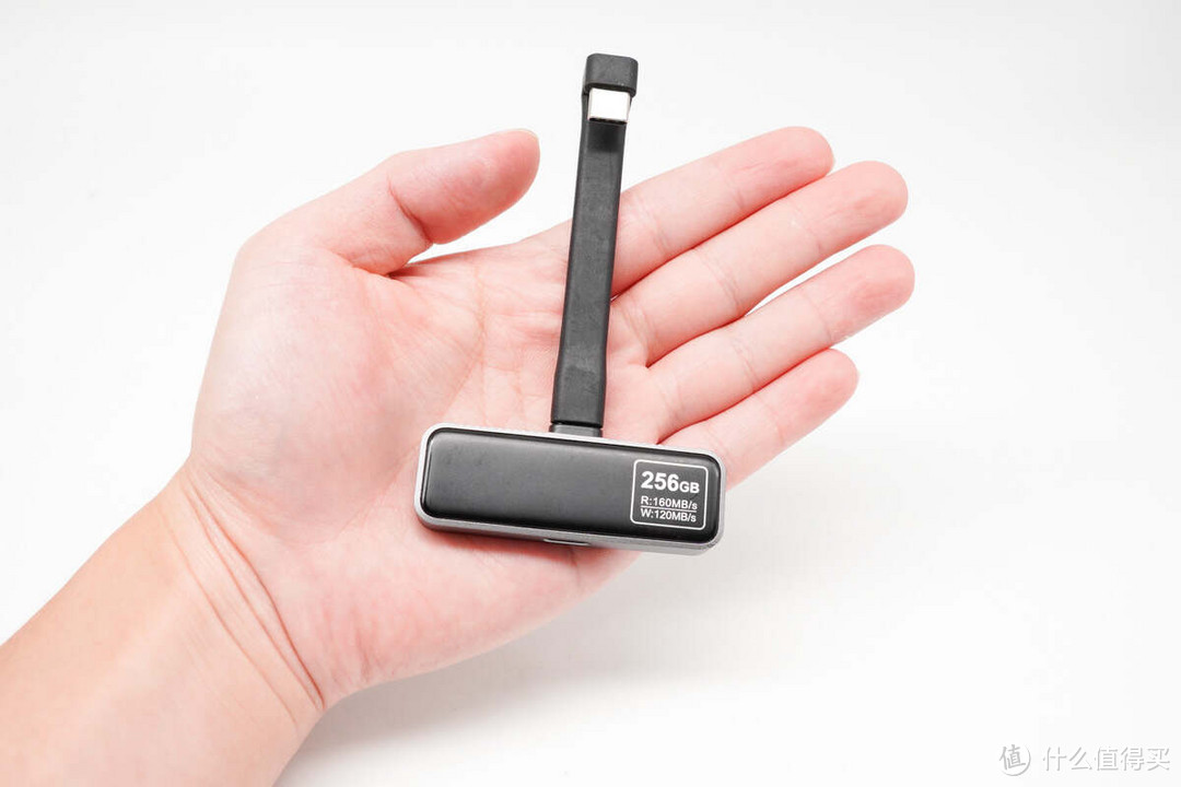 ZIKE iPhone 15存储器评测，USB 3.2高速传输，双接口边录制边充电
