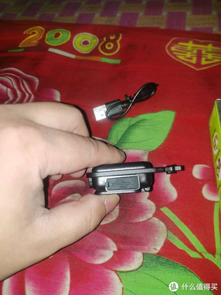 USB充电钥匙扣LED灯开箱测评附拆机