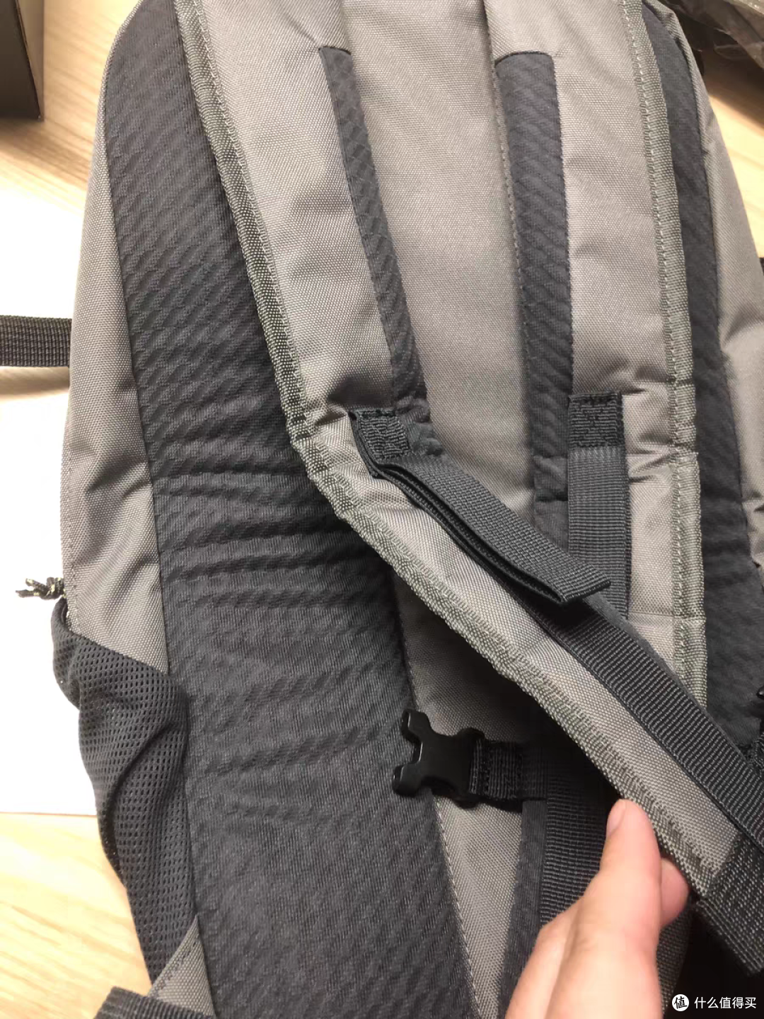 迪卡侬，郊野徒步旅行双肩包