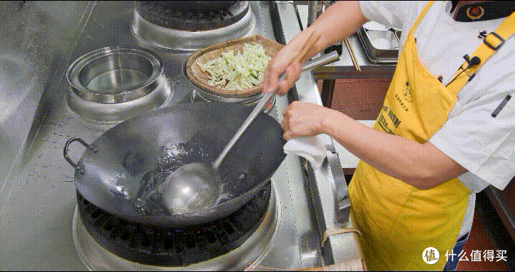 厨师长教你:“小炒花菜”的家常做法,干香爽脆,非常美味