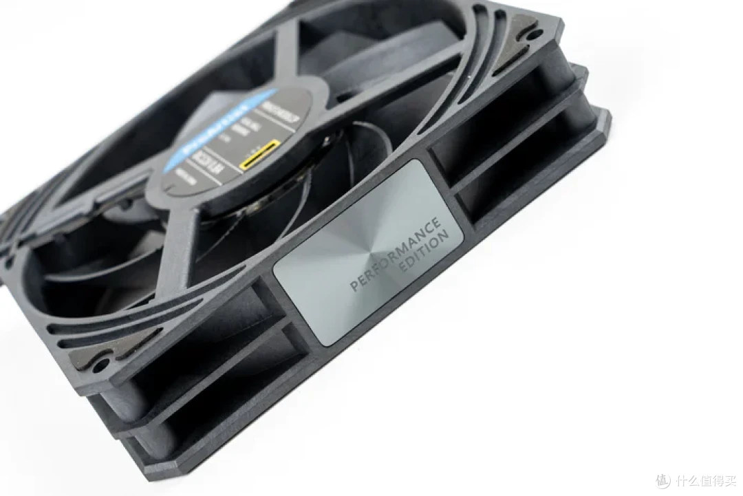 20L的MATX——ROG X670E GENE+4070S金属大师+乔思伯Z20装机展示