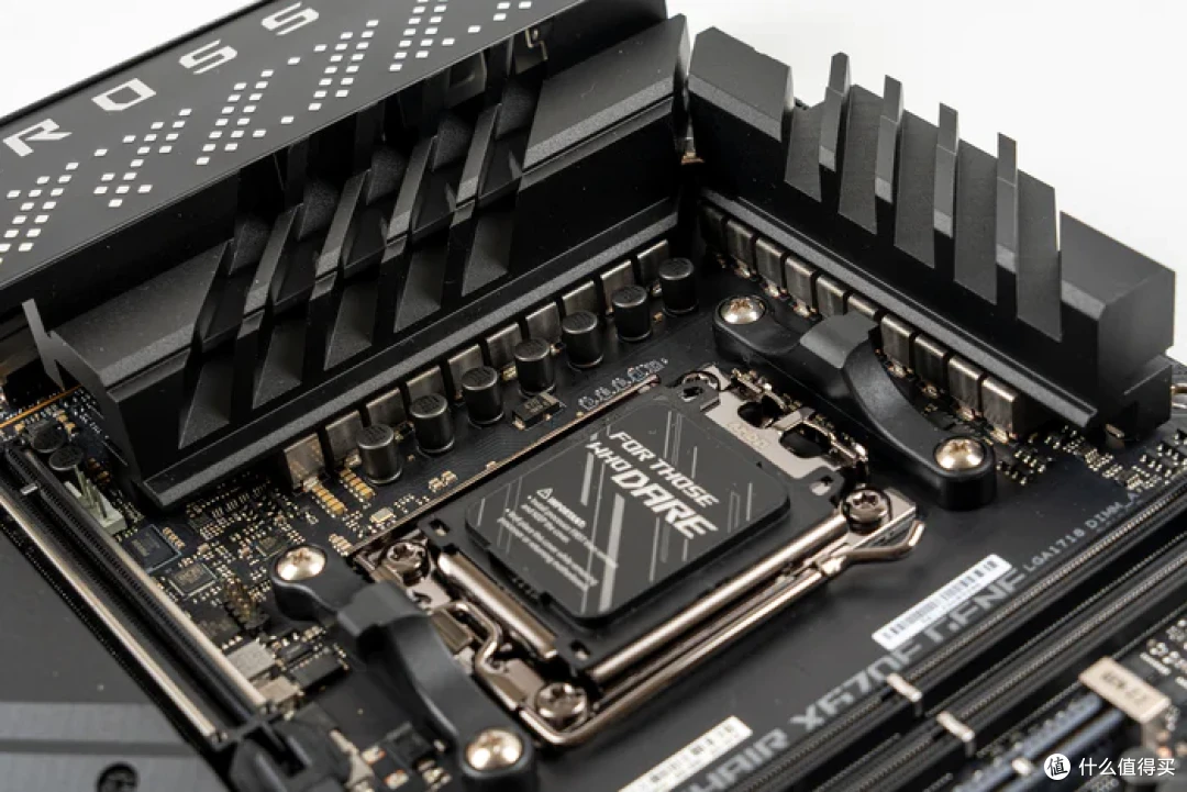 20L的MATX——ROG X670E GENE+4070S金属大师+乔思伯Z20装机展示