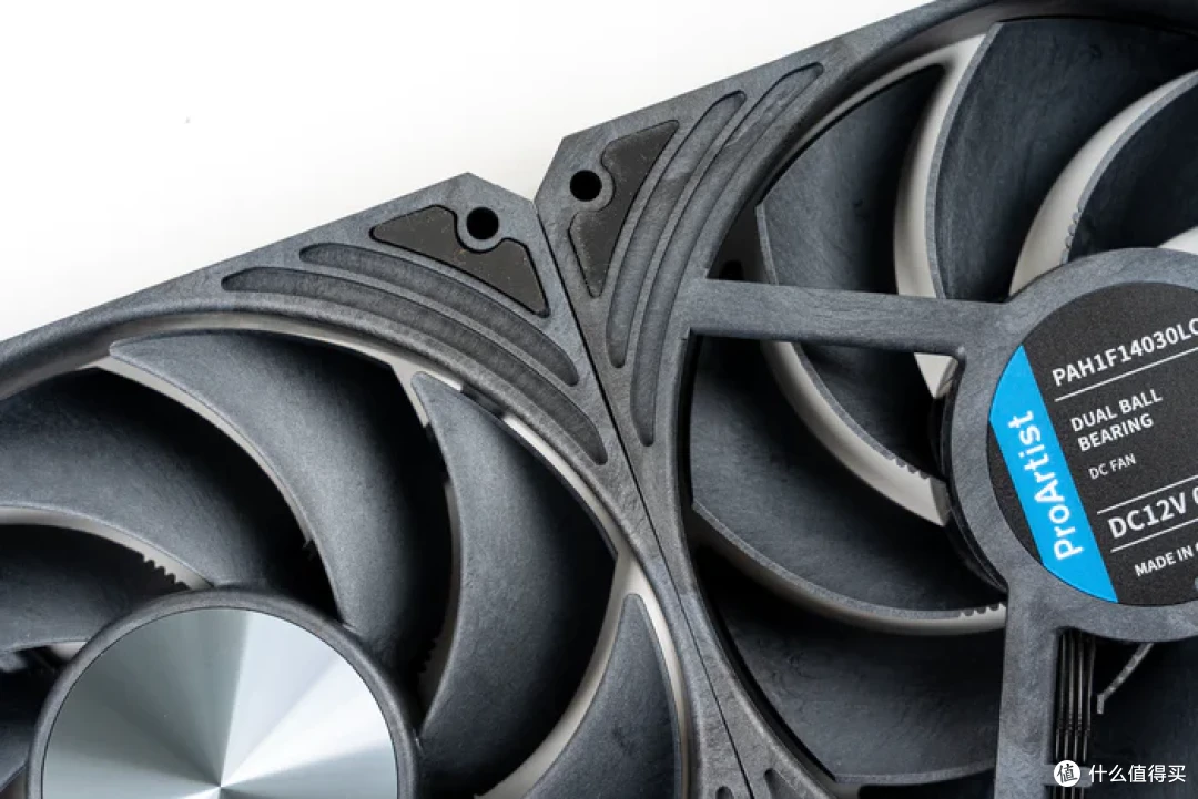 20L的MATX——ROG X670E GENE+4070S金属大师+乔思伯Z20装机展示