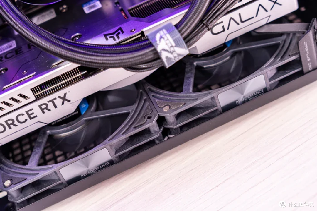 20L的MATX——ROG X670E GENE+4070S金属大师+乔思伯Z20装机展示