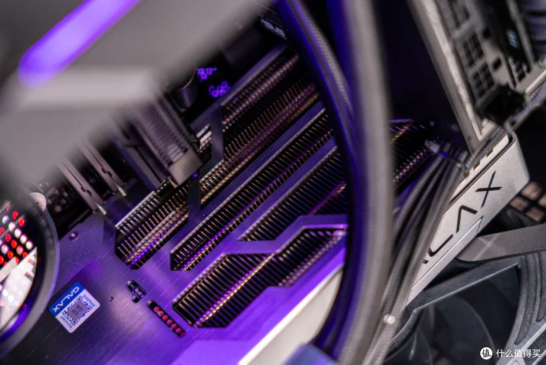 20L的MATX——ROG X670E GENE+4070S金属大师+乔思伯Z20装机展示