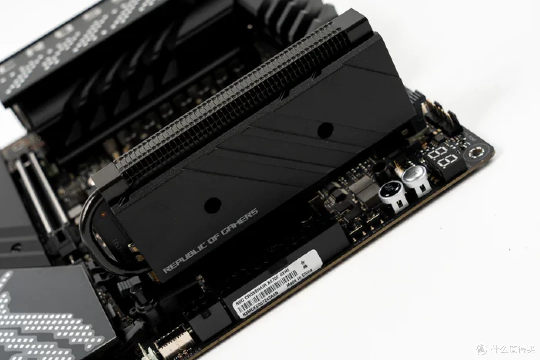 20L的MATX——ROG X670E GENE+4070S金属大师+乔思伯Z20装机展示