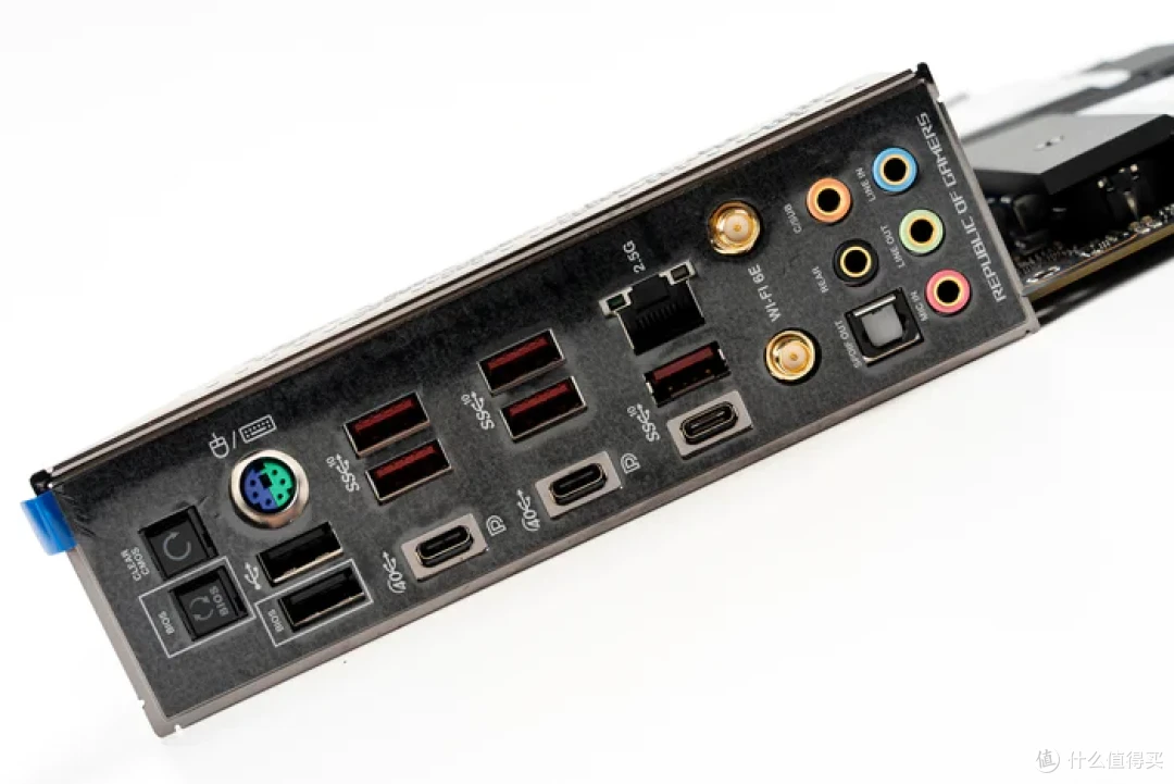 20L的MATX——ROG X670E GENE+4070S金属大师+乔思伯Z20装机展示