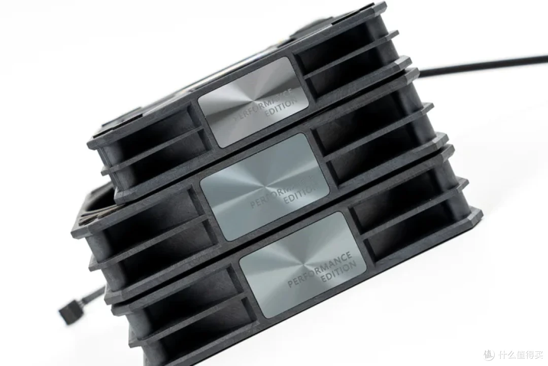 20L的MATX——ROG X670E GENE+4070S金属大师+乔思伯Z20装机展示