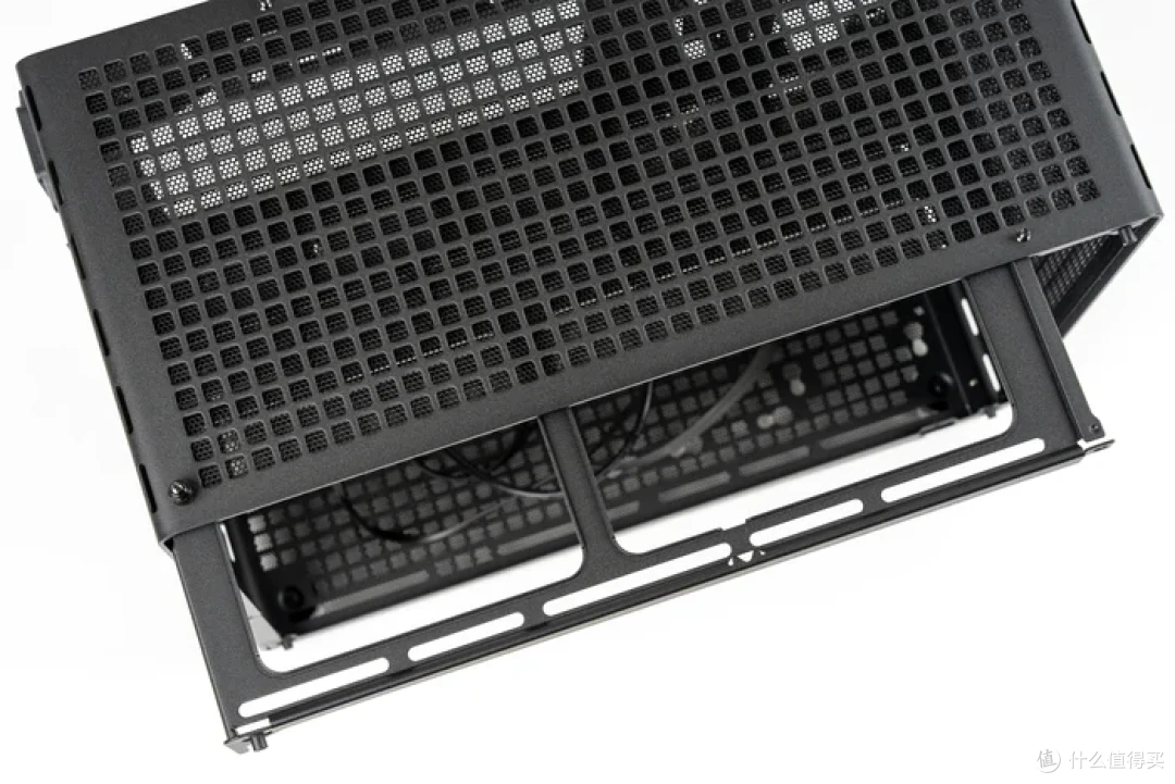 20L的MATX——ROG X670E GENE+4070S金属大师+乔思伯Z20装机展示