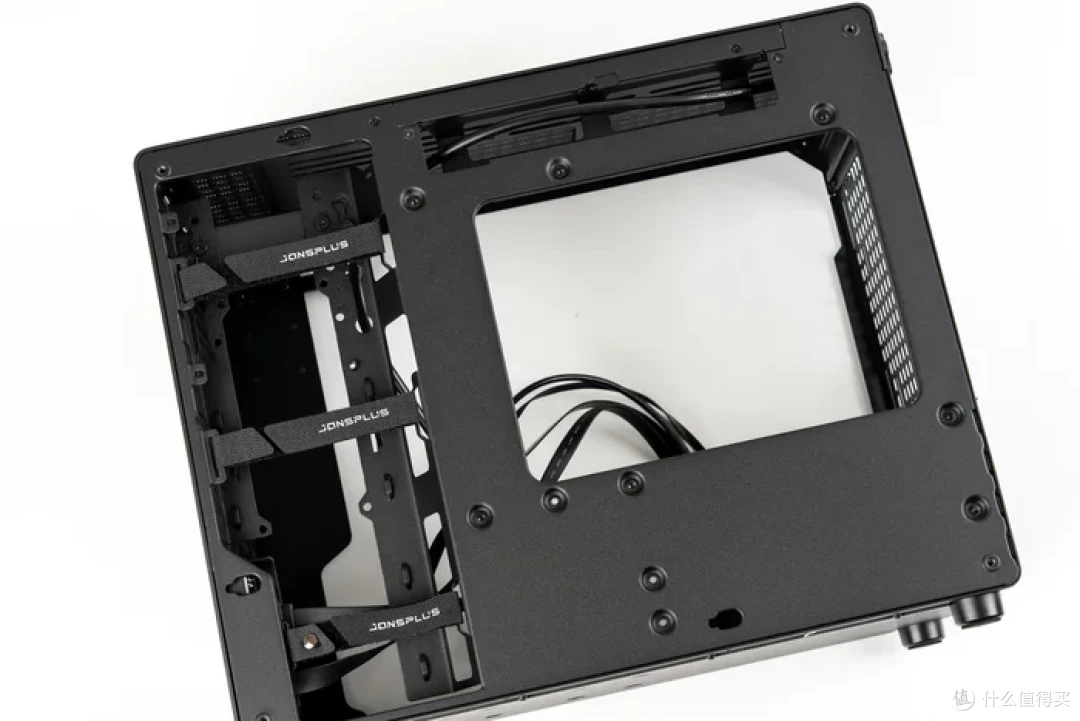 20L的MATX——ROG X670E GENE+4070S金属大师+乔思伯Z20装机展示