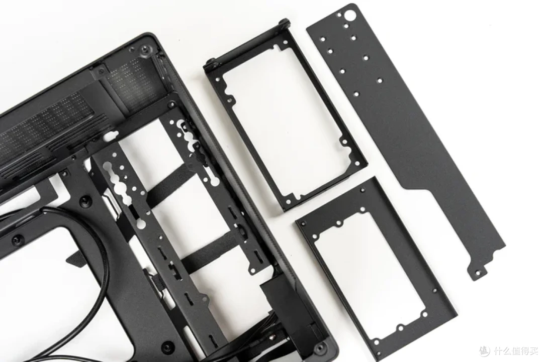 20L的MATX——ROG X670E GENE+4070S金属大师+乔思伯Z20装机展示