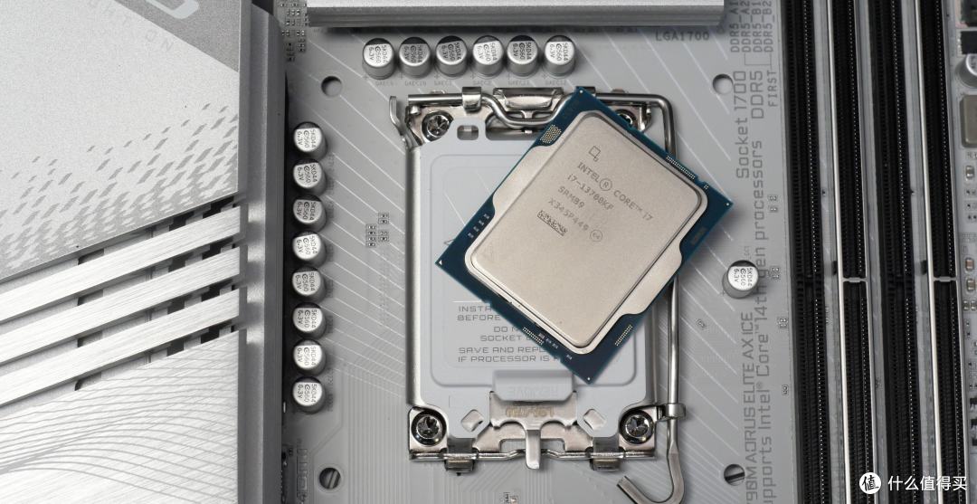 性能击败99%PC用户,旗舰性能CPU 13700KF +技嘉Z790 + 德静界 机散装机配置思路分享