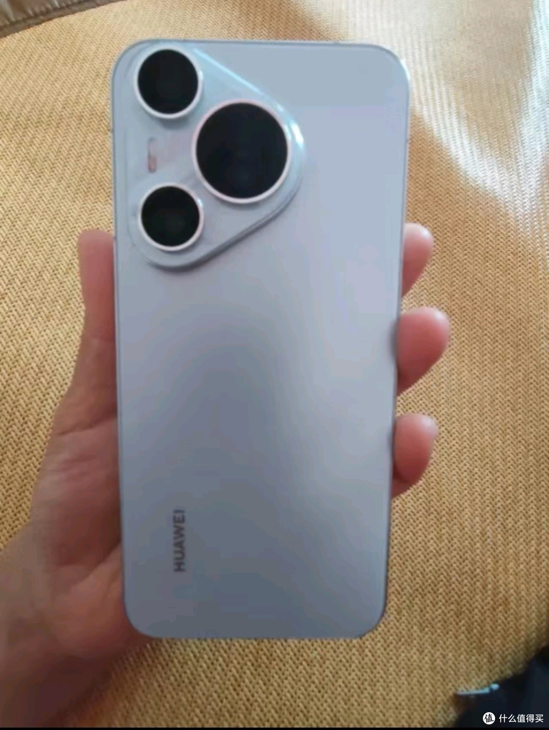 它不仅仅是一部手机,更是对生活品质的极致追求与热爱。
