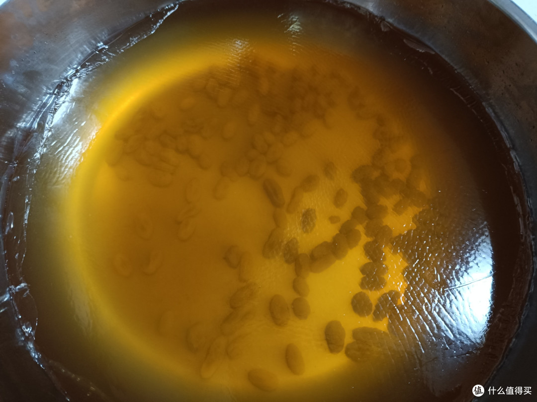 夏日甜品自己做：超简单白凉粉搭配葡萄干，凉爽一夏！