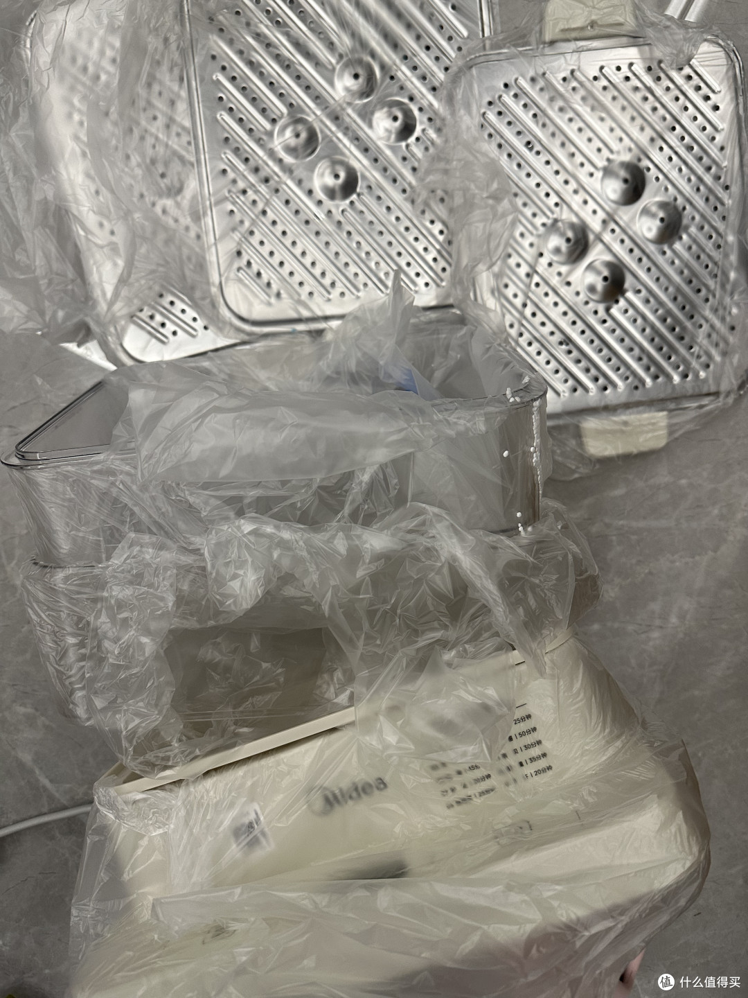 美的电蒸锅是一款专为烹饪美食而设计的厨房电器