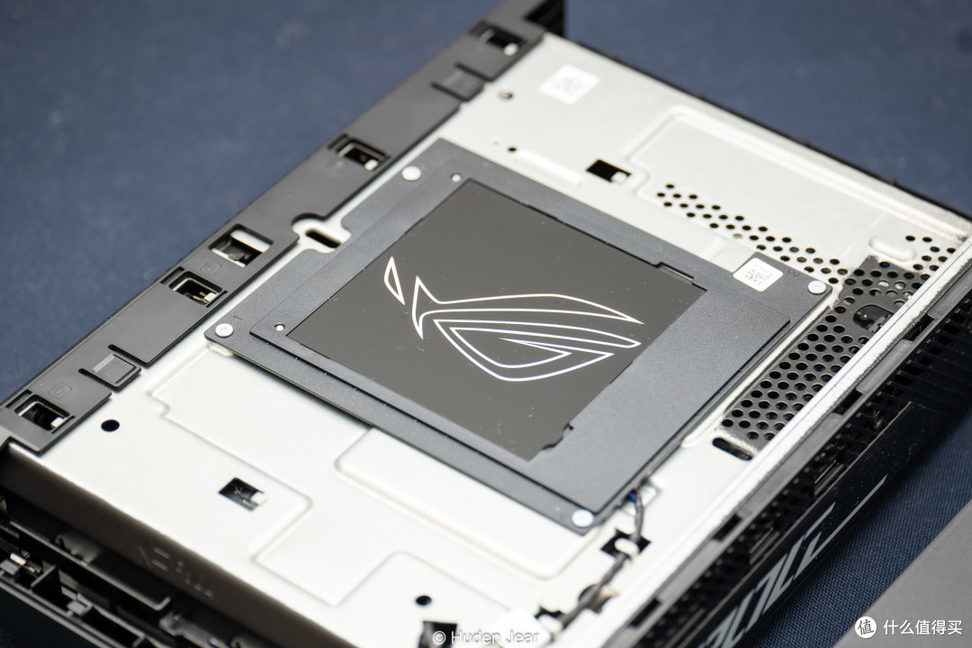 华硕ROG NUC 760首发测评：名为ROG的优秀NUC继任者