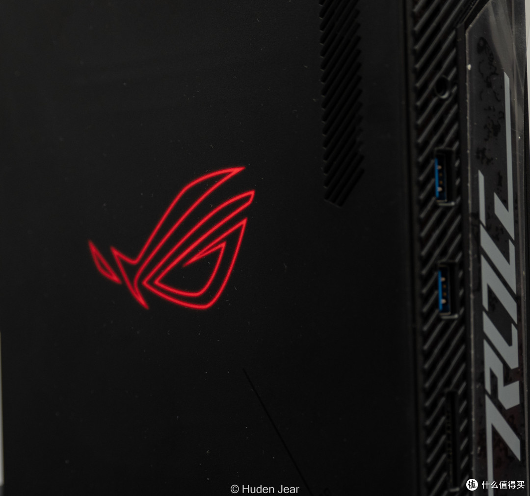 华硕ROG NUC 760首发测评：名为ROG的优秀NUC继任者