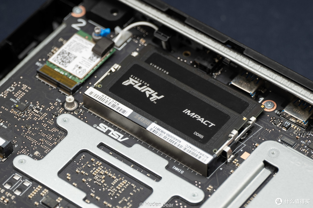 华硕ROG NUC 760首发测评：名为ROG的优秀NUC继任者
