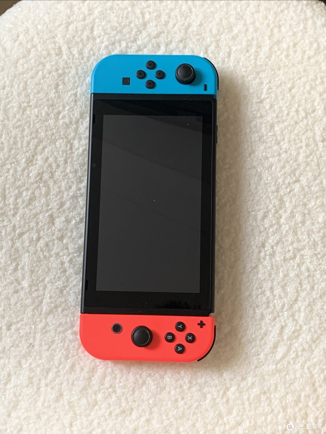 switch真是保值!去年1300多块钱买的,今年还涨价了.