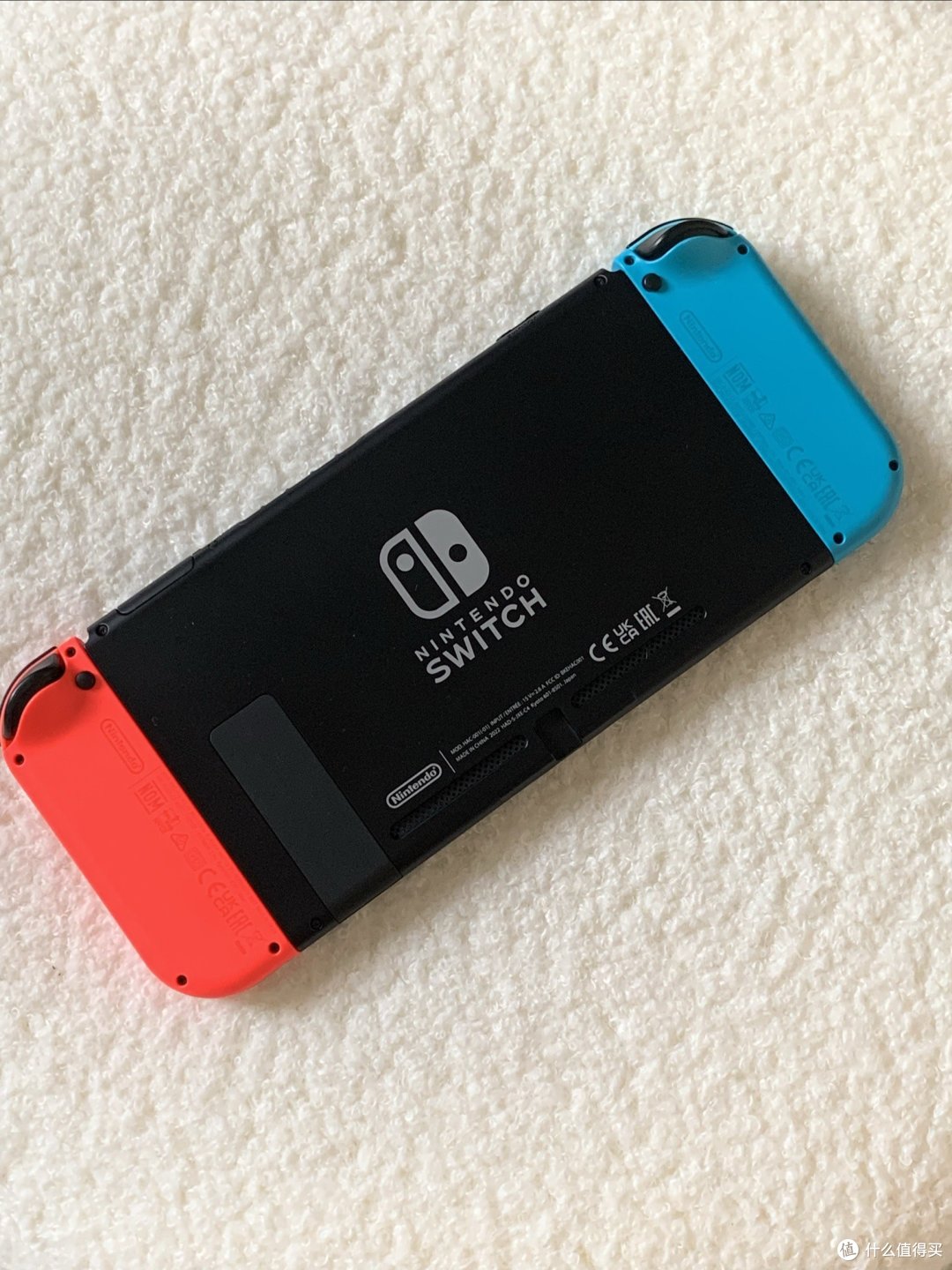 switch真是保值去年1300多块钱买的今年还涨价了