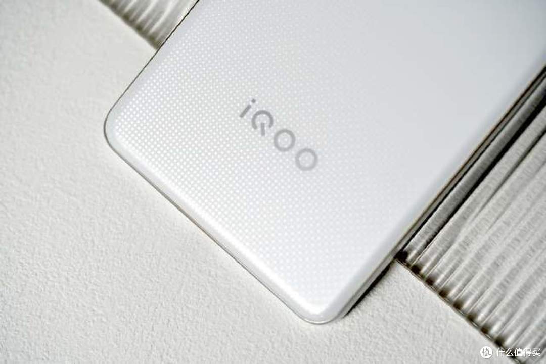 iQOO Neo9S Pro、真我GT5 Pro、红米K70 Pro,谁是3000档性能王者?