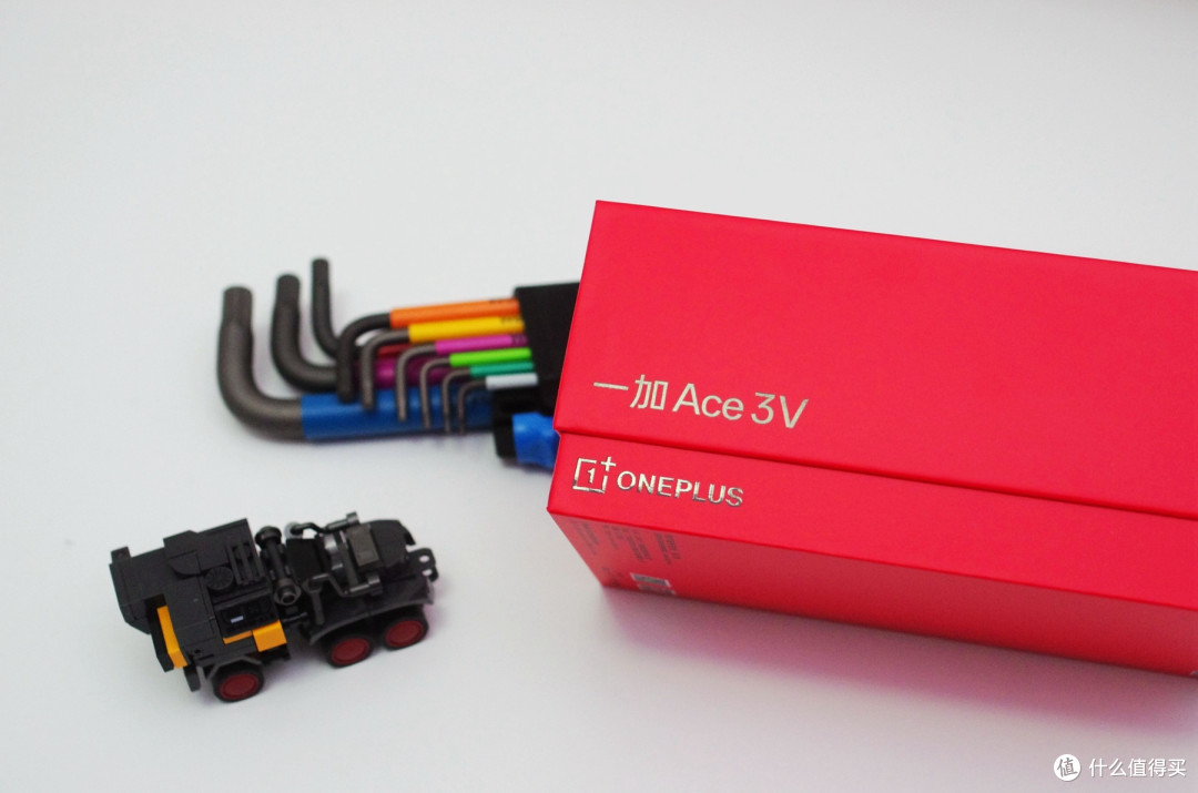 618买对不买贵,2K价位中端卷王:一加Ace 3V AI手机