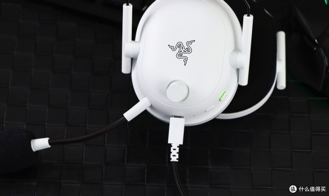 Xbox音效加持!旋风黑鲨V2专业版电竞影音无线头戴式耳机评测