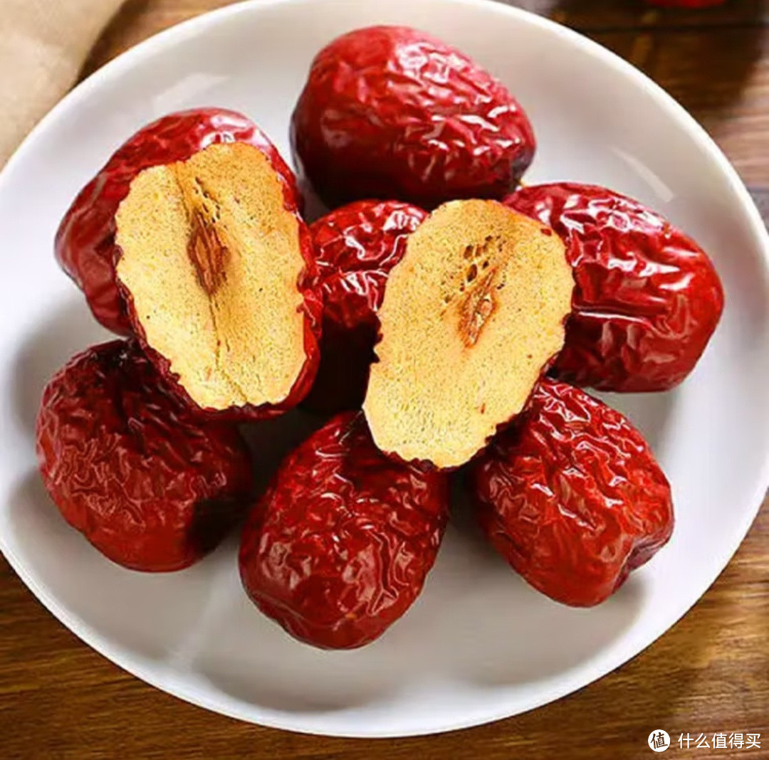 珍佰粮：邂逅新疆的和田红枣，品味自然馈赠的甜蜜！