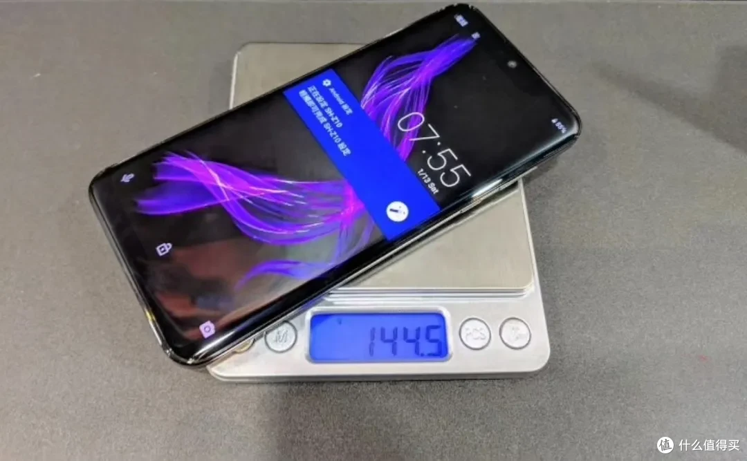 轻到离谱的洋垃圾手机,144克+骁龙855,二手400块!