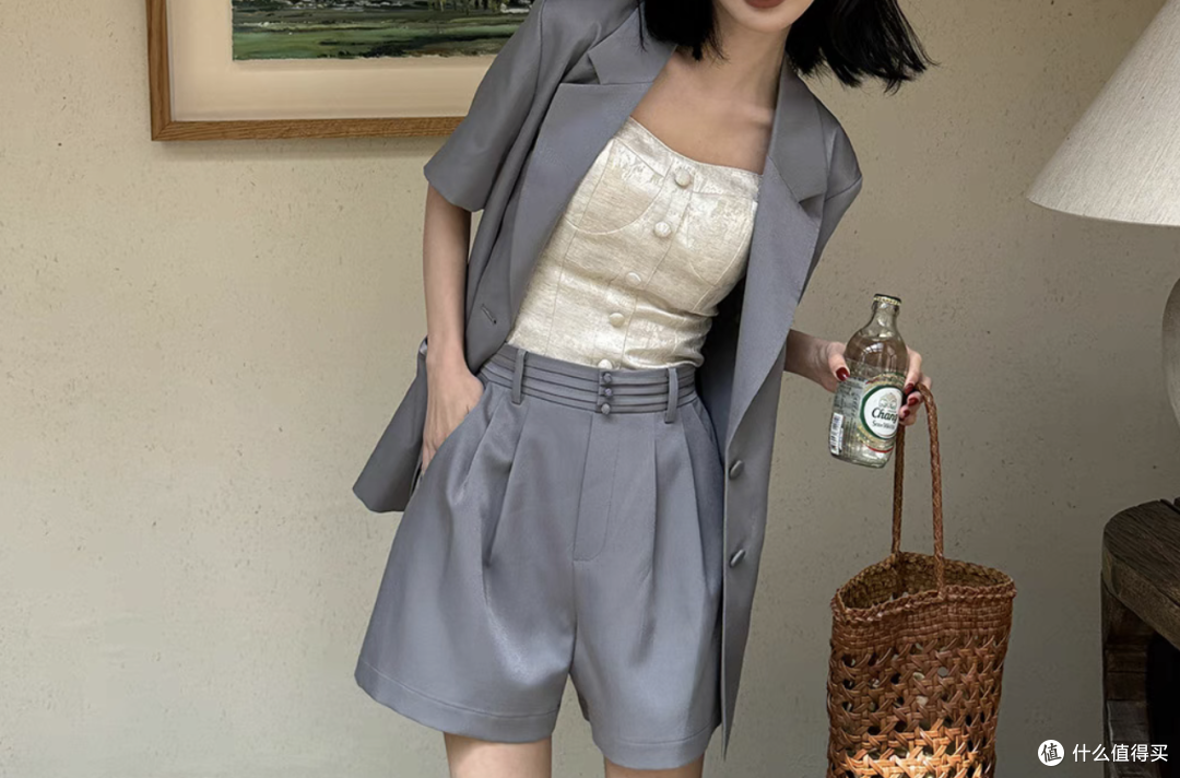 女律师的夏日衣橱清单｜这3家店，拥有88VIP的职场人可以闭眼入