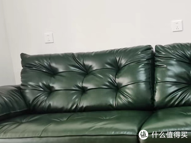 沙发探索意式极简风格中的经典之作——绿色头层牛皮油蜡皮沙发